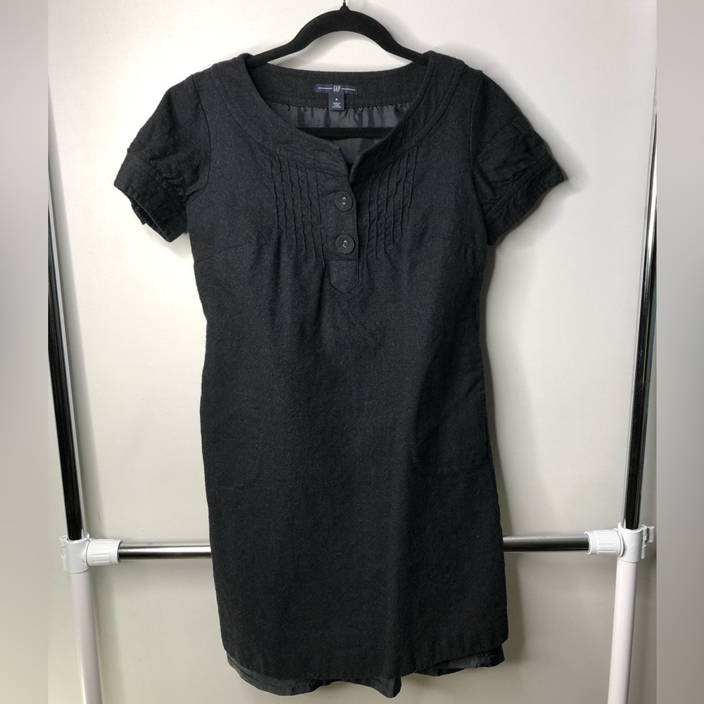 GAP Charcoal Black Pintuck Shift Size 6 Dress